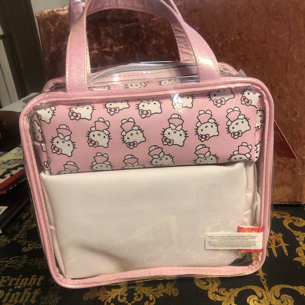 Hello Kitty Three piece cosmetic makeup bag set with initial E - Picture 5 of 6